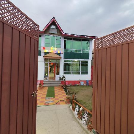 Hotel New Heaven Canal Srinagar  Ngoại thất bức ảnh