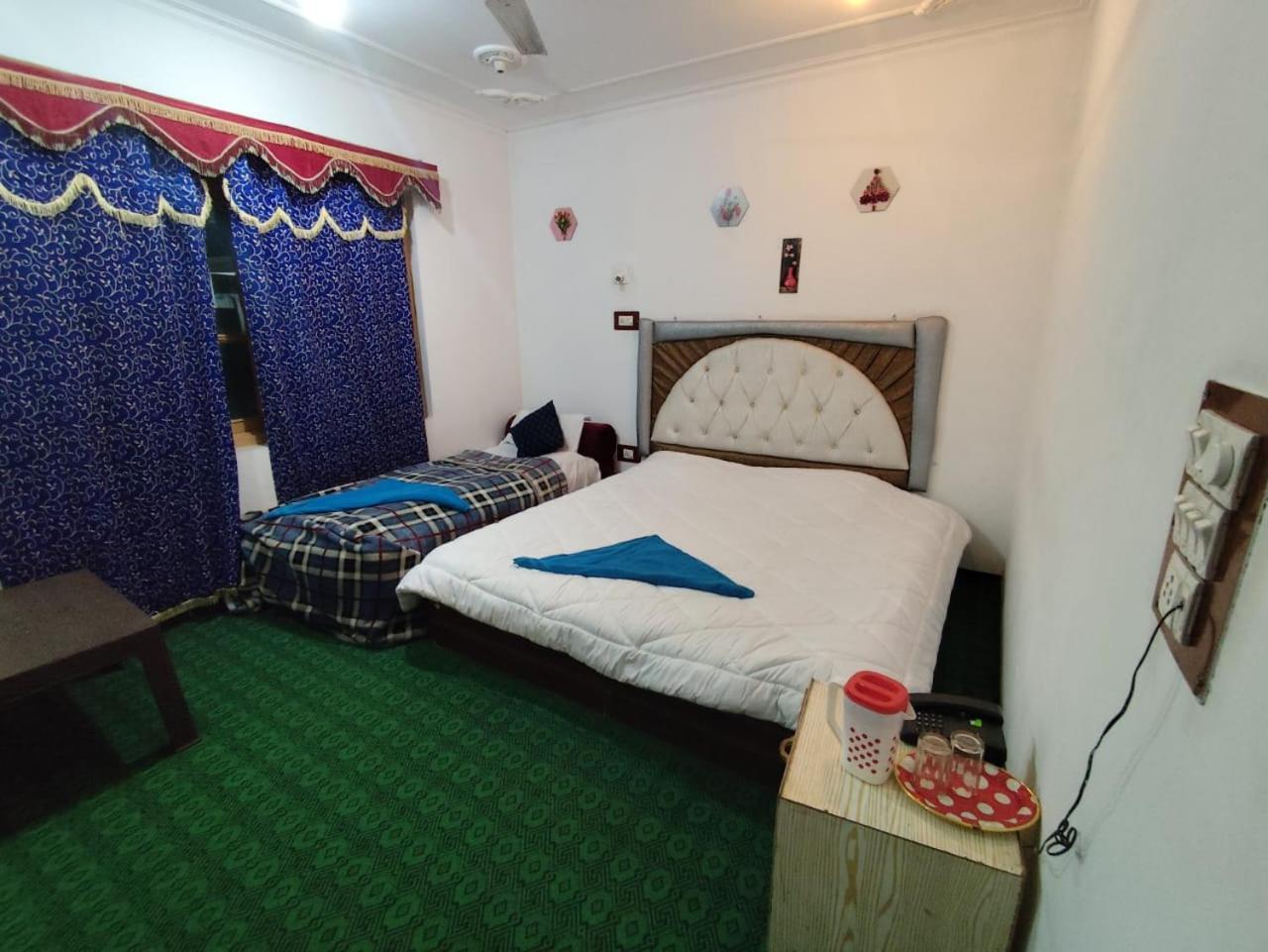 Hotel New Heaven Canal Srinagar  Ngoại thất bức ảnh