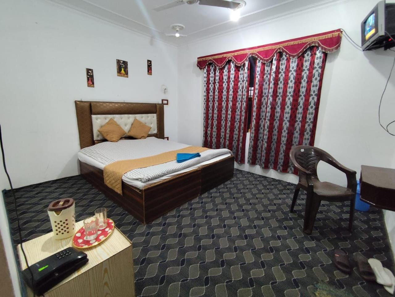 Hotel New Heaven Canal Srinagar  Ngoại thất bức ảnh