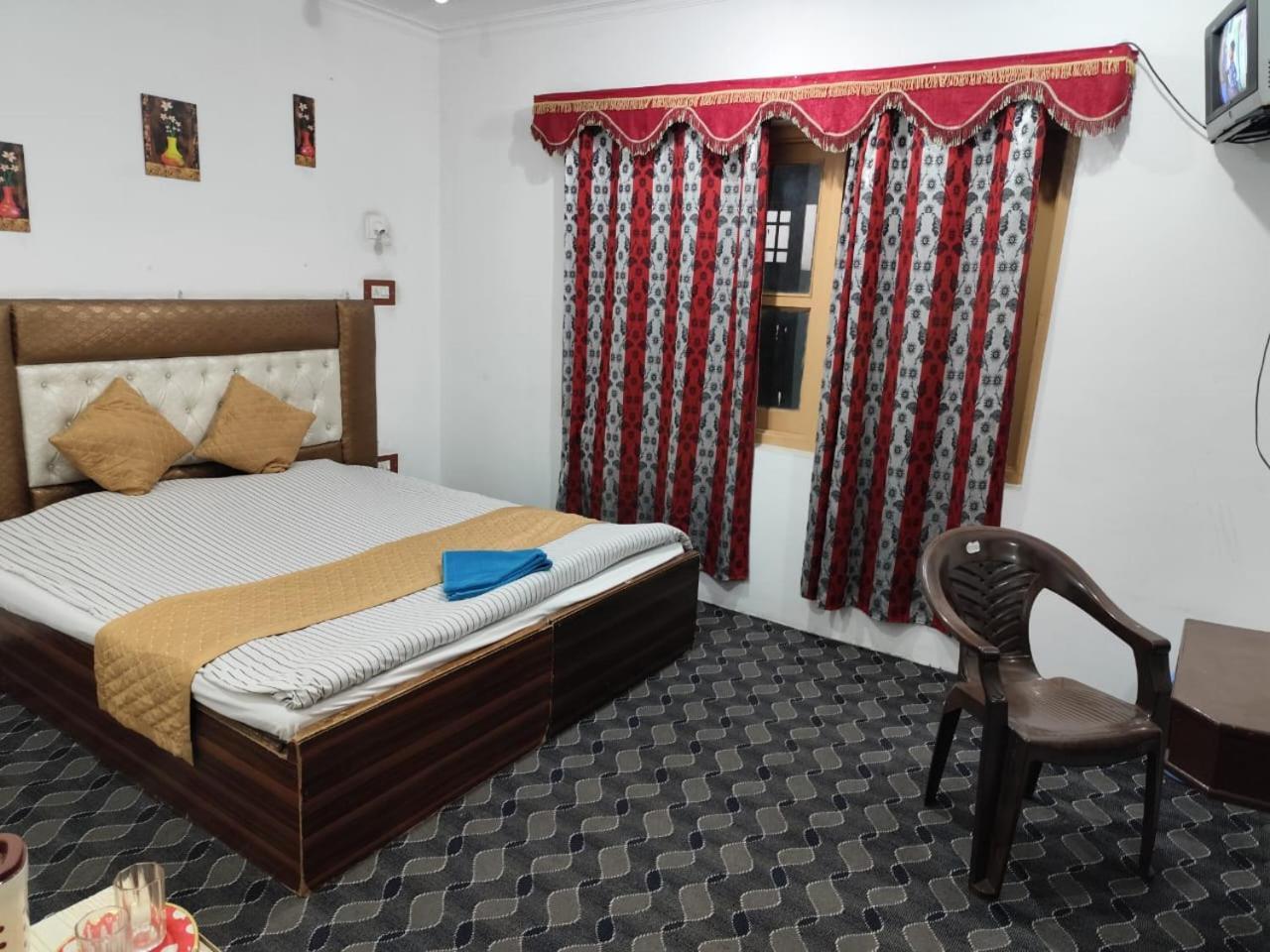 Hotel New Heaven Canal Srinagar  Ngoại thất bức ảnh