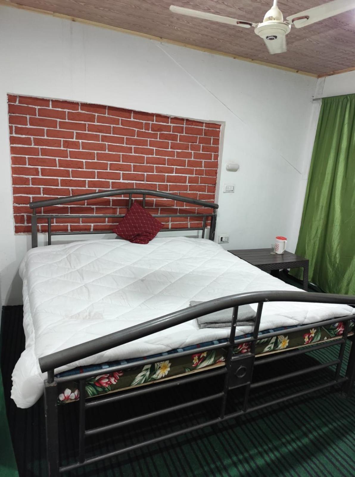 Hotel New Heaven Canal Srinagar  Ngoại thất bức ảnh