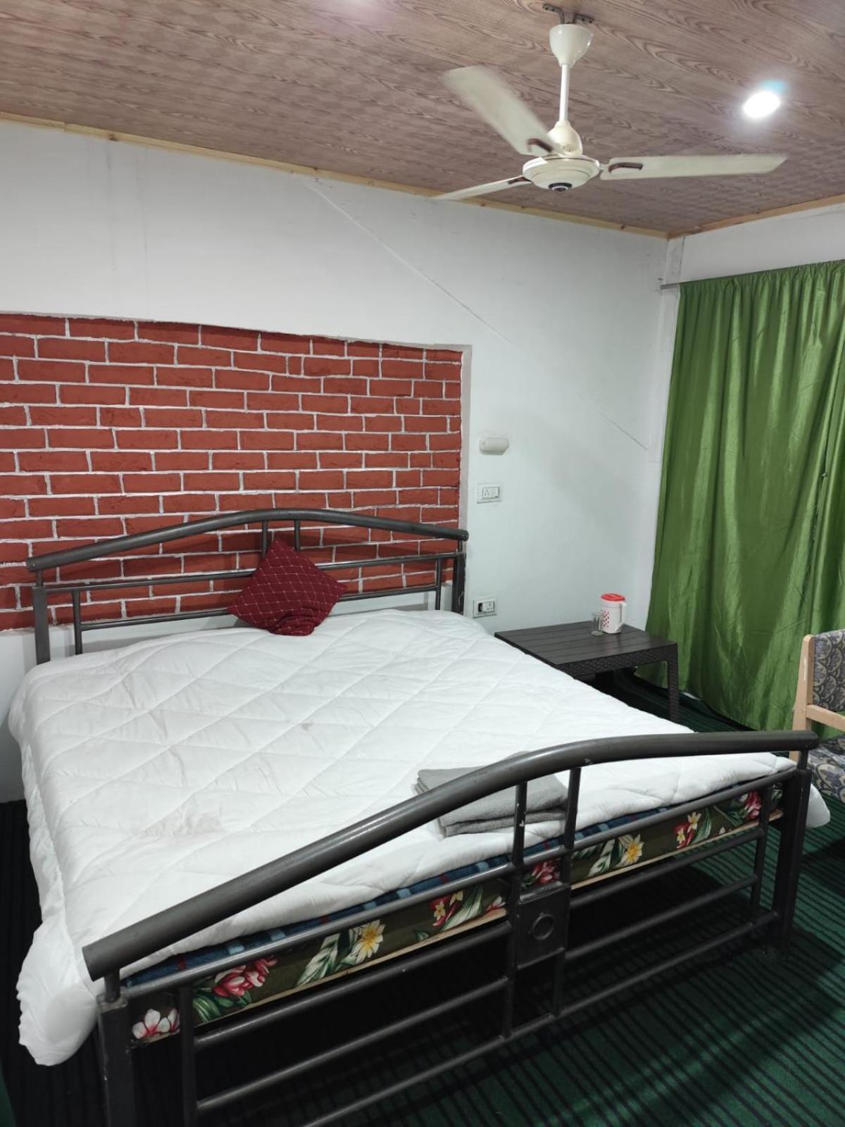 Hotel New Heaven Canal Srinagar  Ngoại thất bức ảnh