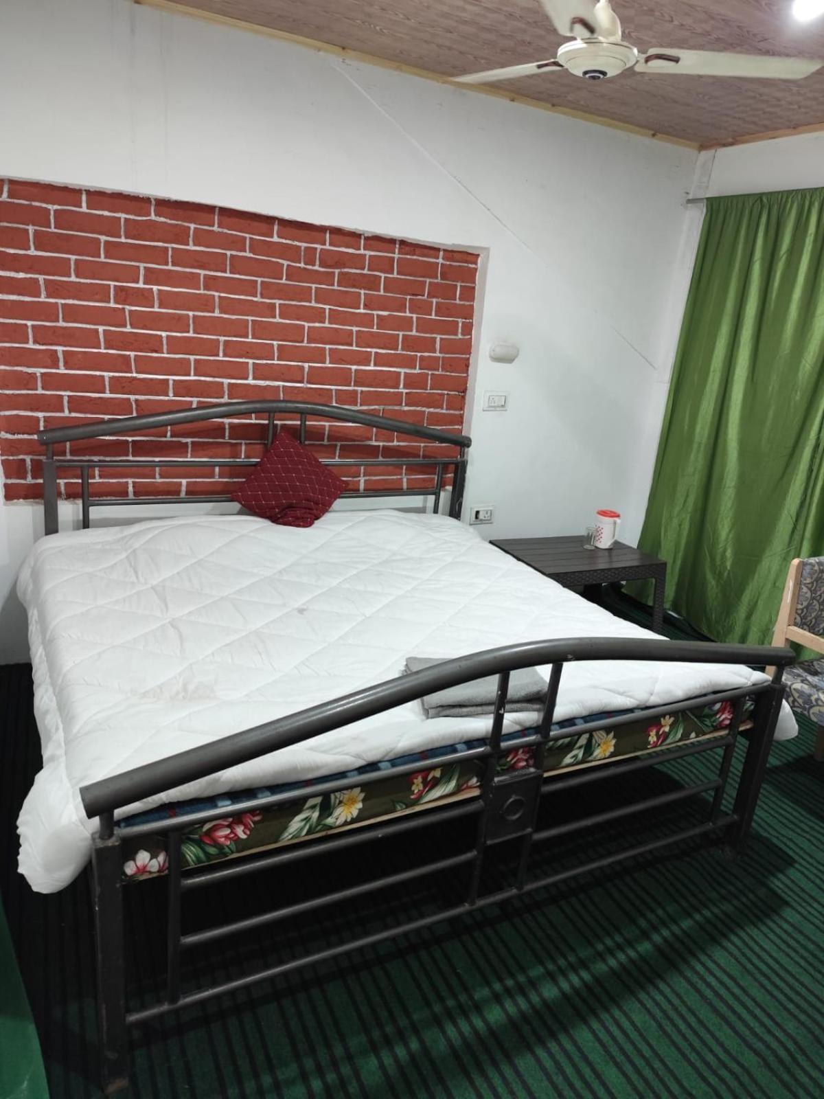 Hotel New Heaven Canal Srinagar  Ngoại thất bức ảnh