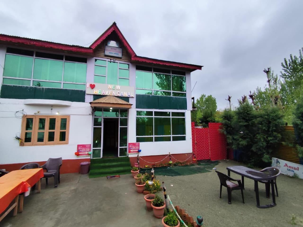 Hotel New Heaven Canal Srinagar  Ngoại thất bức ảnh