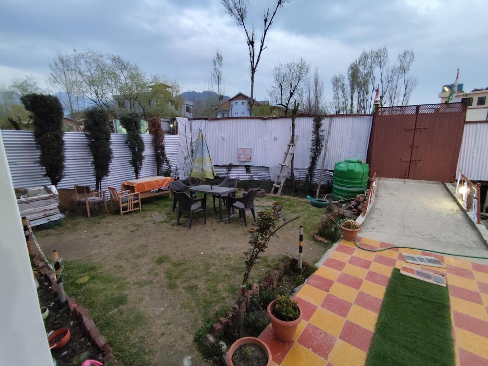 Hotel New Heaven Canal Srinagar  Ngoại thất bức ảnh